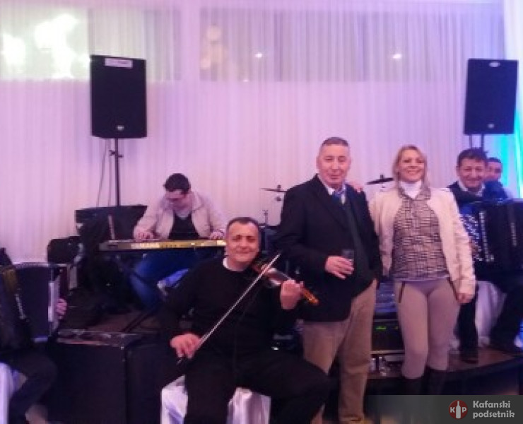 Za kraj Svadbe jutarnja Patalo,Meneka, Mile,Elvis ,Pepito,Djole,i ja Nena. - poslao/la: Snezana