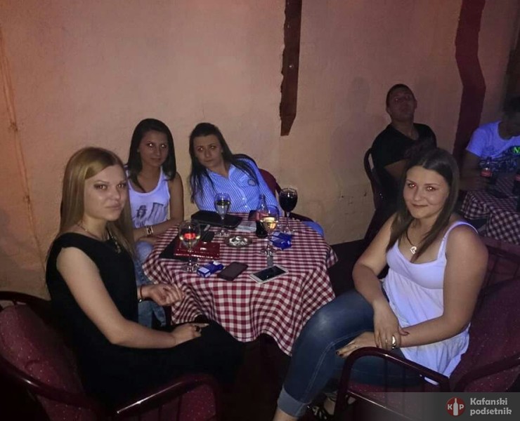 naše drage gošće ;-) - poslao/la: Goran
