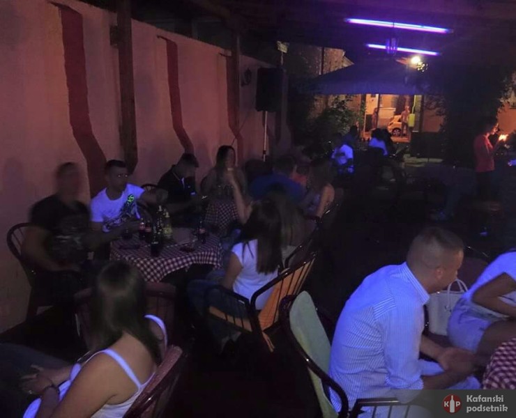 otvorena bašta :-) Zlatni Bokal Ruma  - poslao/la: Goran