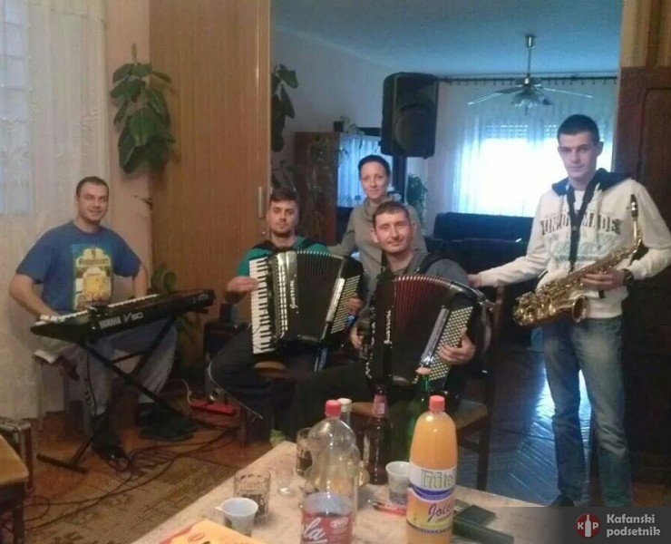 Muzika za sve vrsta veselja..... - poslao/la: Viktor