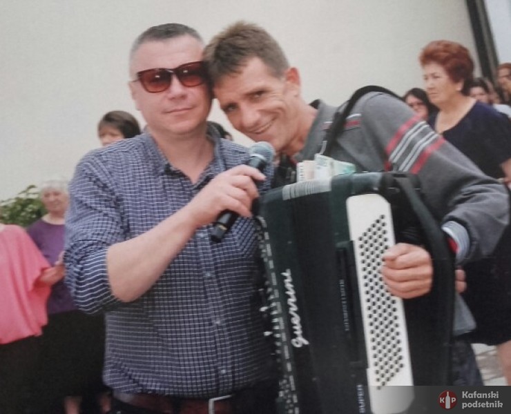 vocko i srdjan rus
vocko i srdjan rus - poslao/la: Vocko